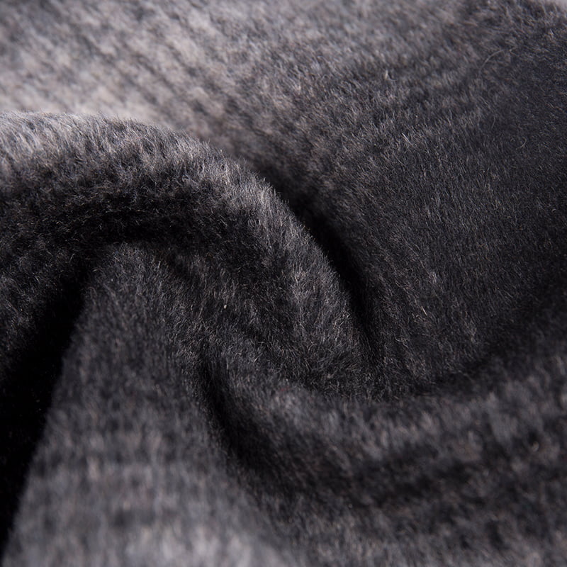 Crno siva karirana četkana tkanina od flisa ZZH24010